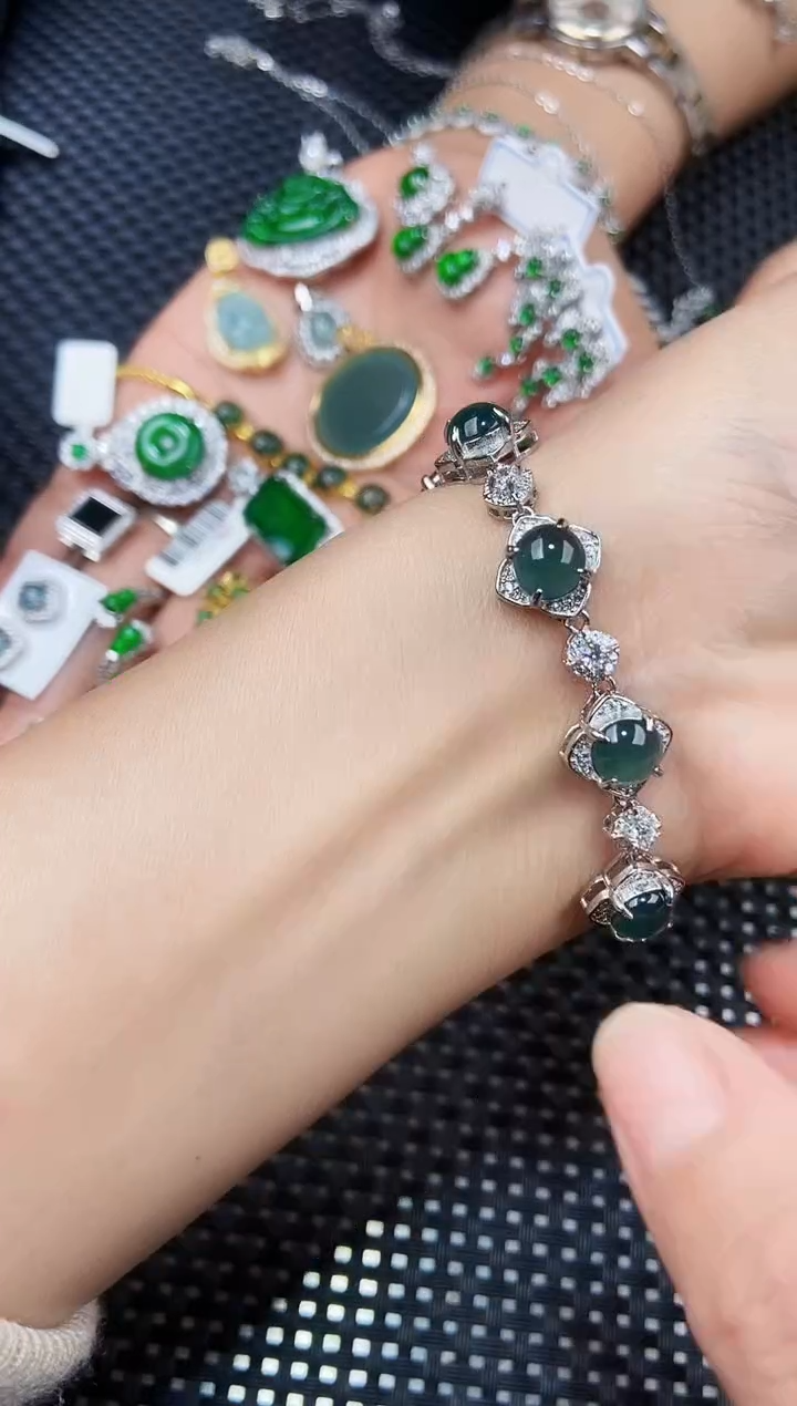 【闪购商品】翡翠手链未镶嵌11111111