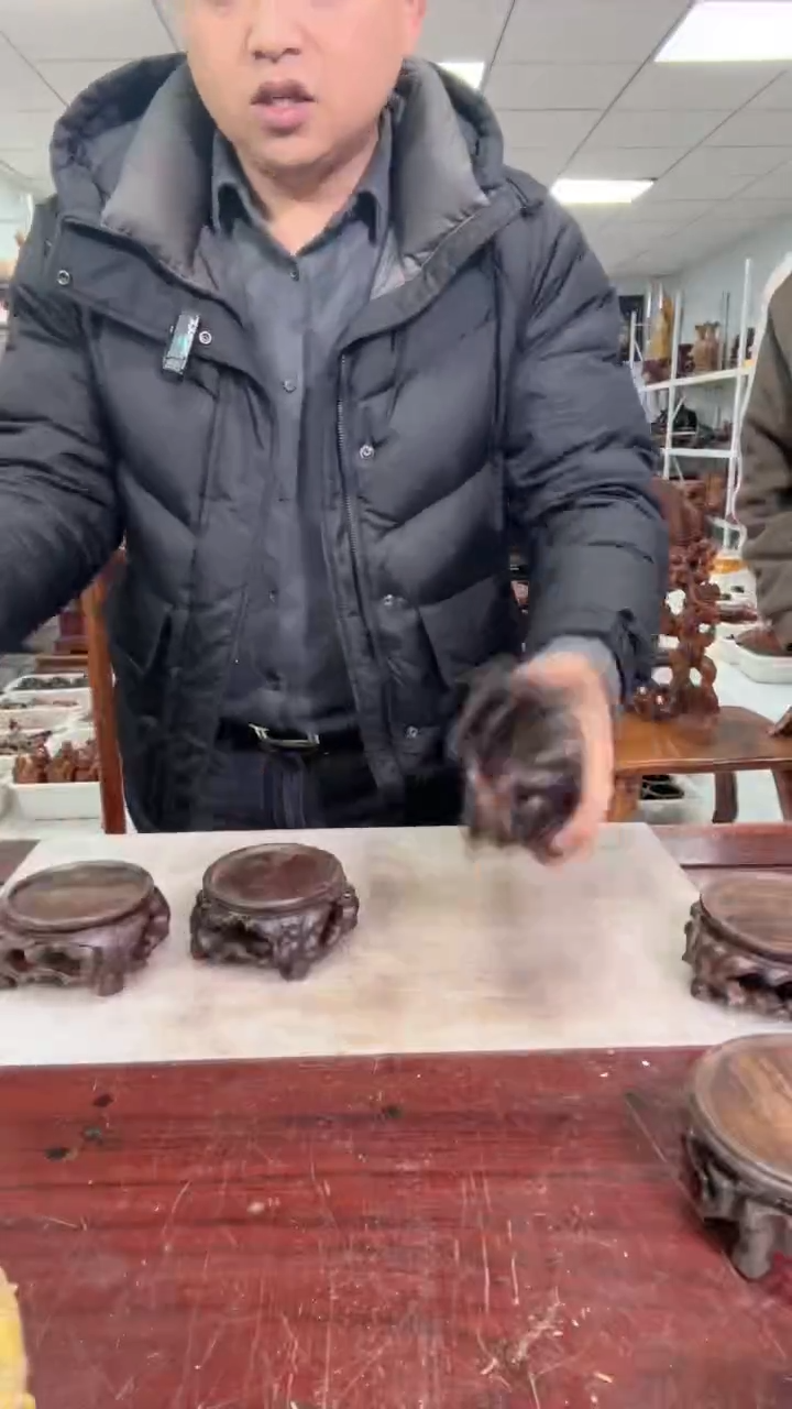 【闪购商品】花梨木类木雕工艺品8888888