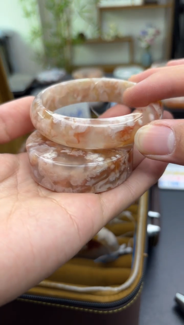 【闪购商品】石英质玉手镯未镶嵌C89(61圈赠送镯心)