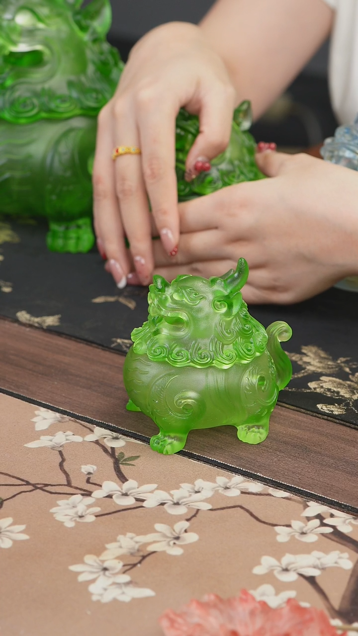 手工艺品琉璃绿色狻猊香炉小号