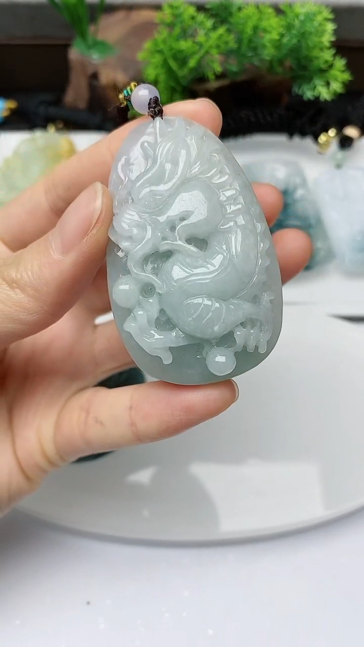 【闪购商品】翡翠颈饰未镶嵌        