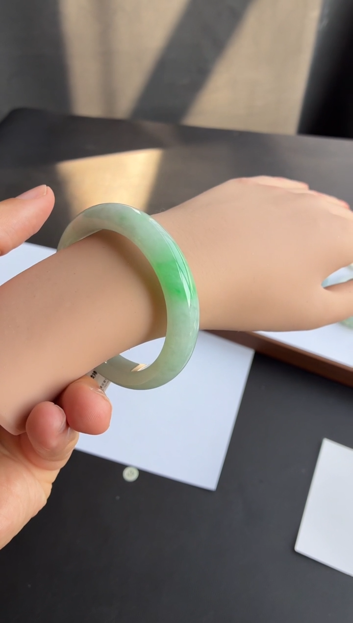 未镶嵌手镯翡翠24号54.4*11.8*9正圈