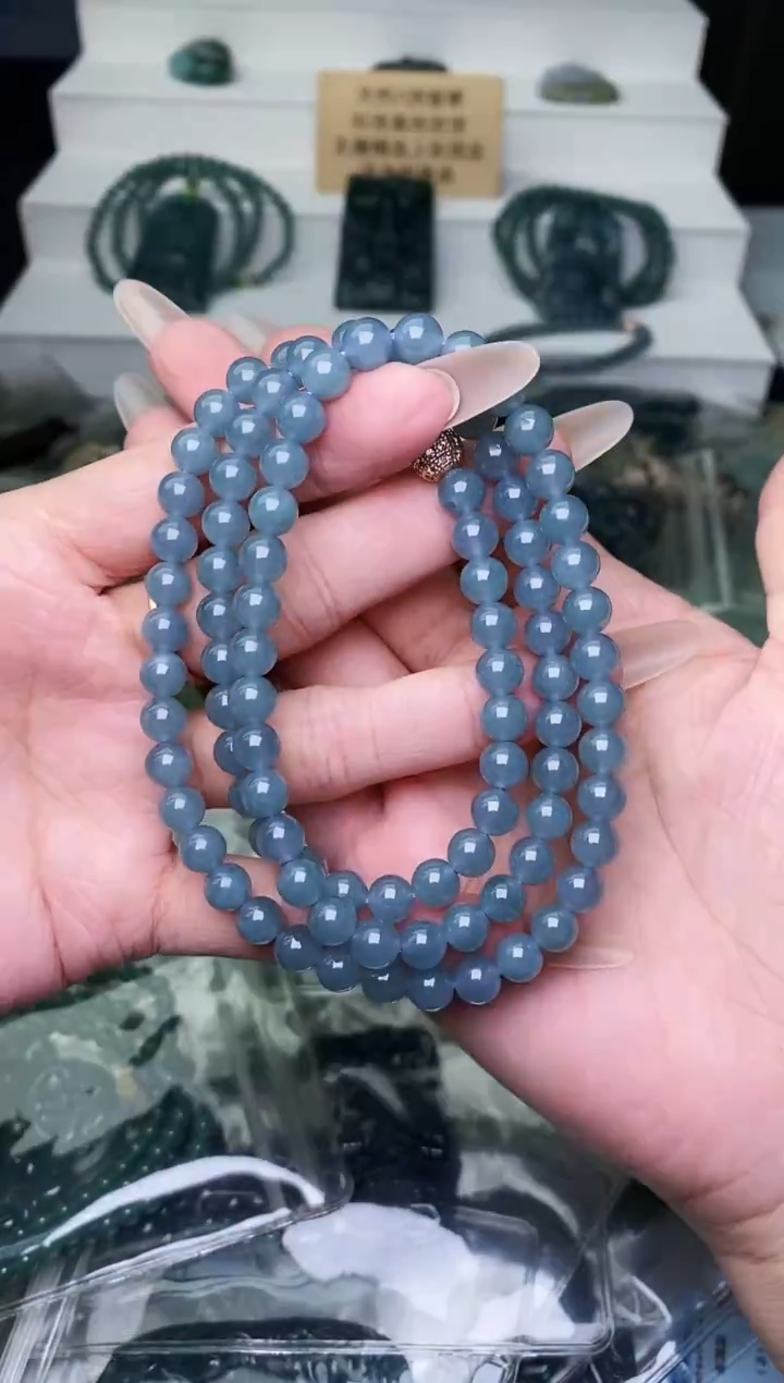 颈饰未镶嵌翡翠 