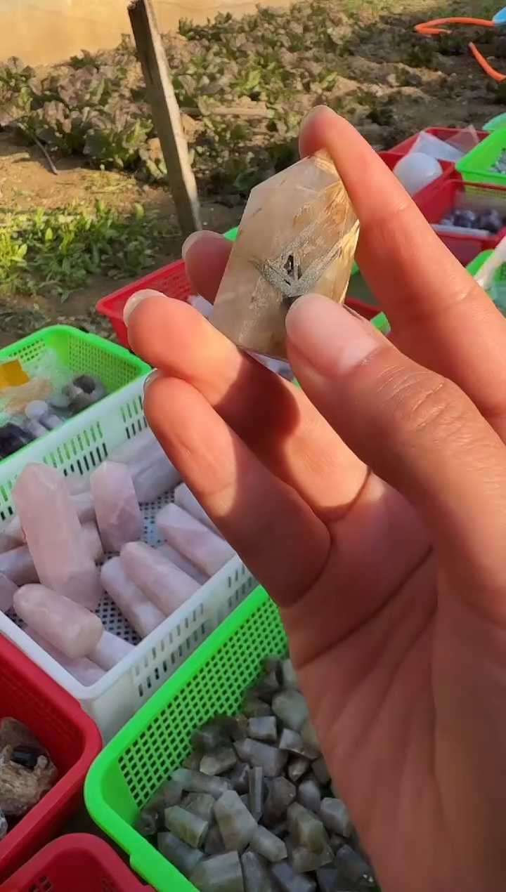 【闪购商品】摆件未镶嵌水晶钛晶 159