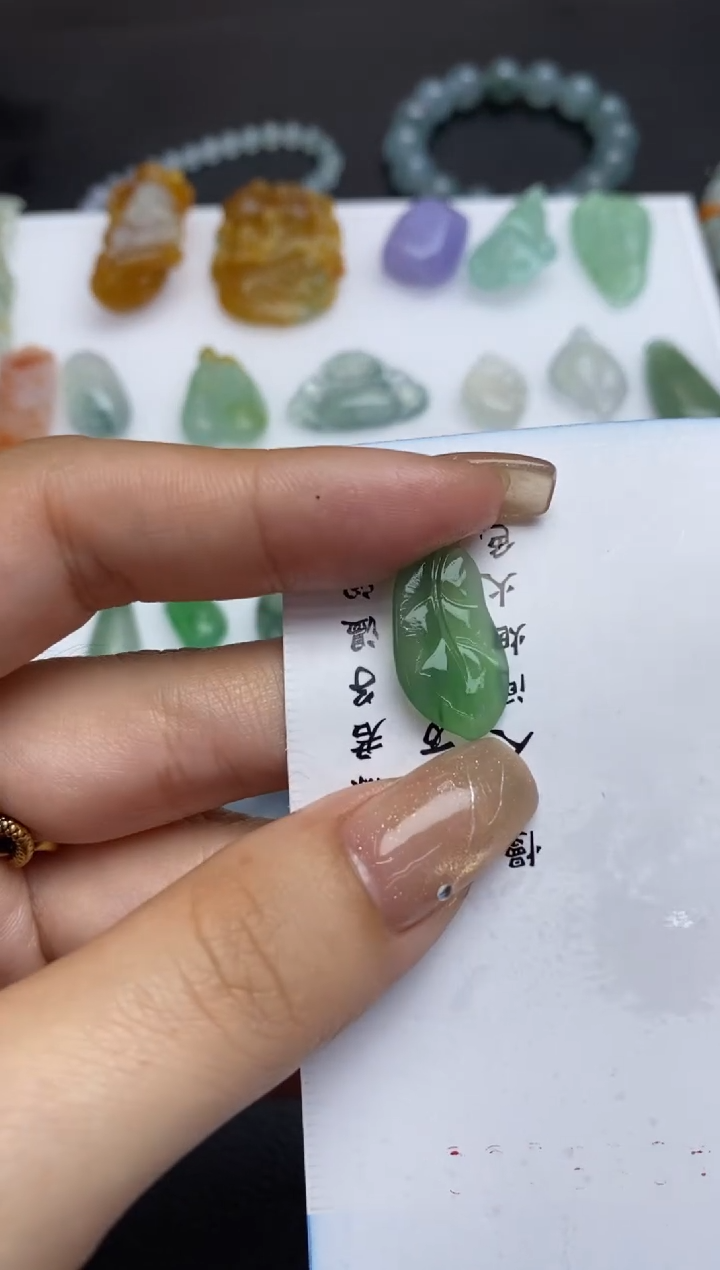 未镶嵌定制翡翠翡翠毛货~