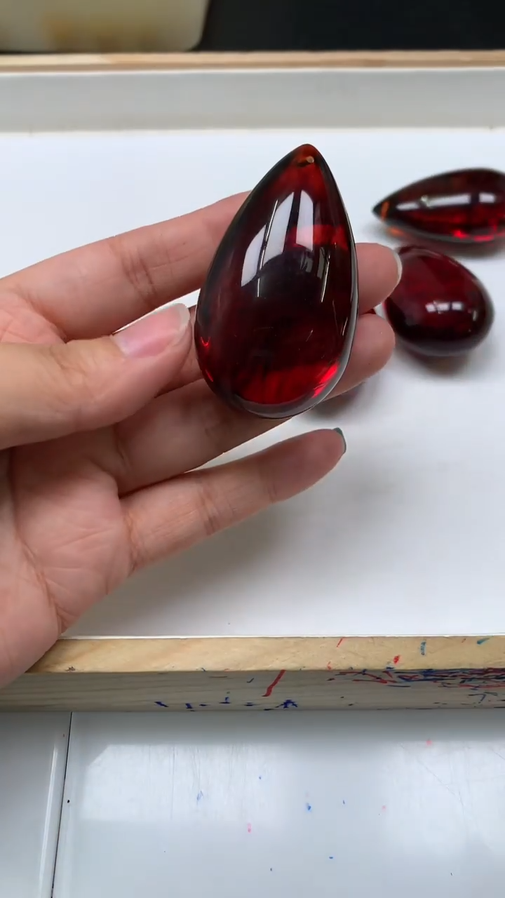 裸石血珀未镶嵌C801血 珀大水滴53*32*23mm 1个15元
