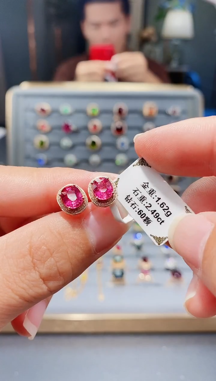 18K金镶嵌耳饰碧玺2.49配钻