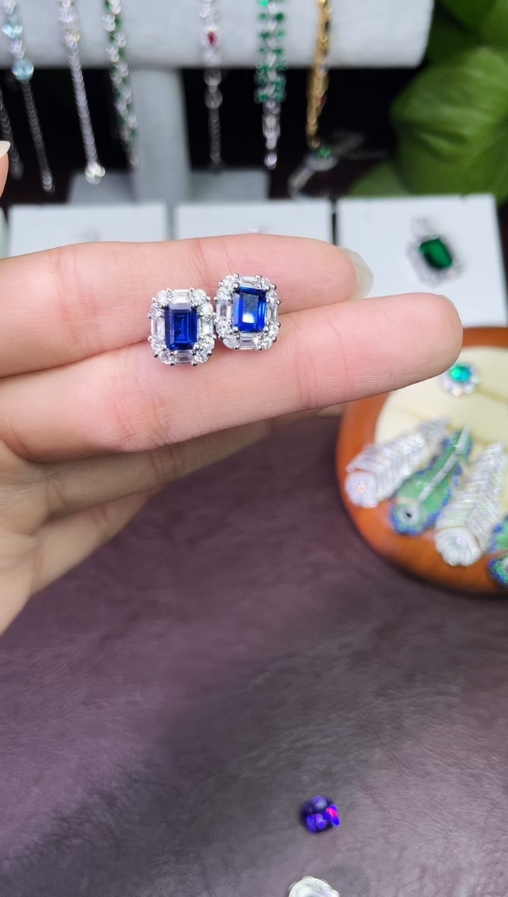 合金颈饰合成钻石蓝宝耳钉