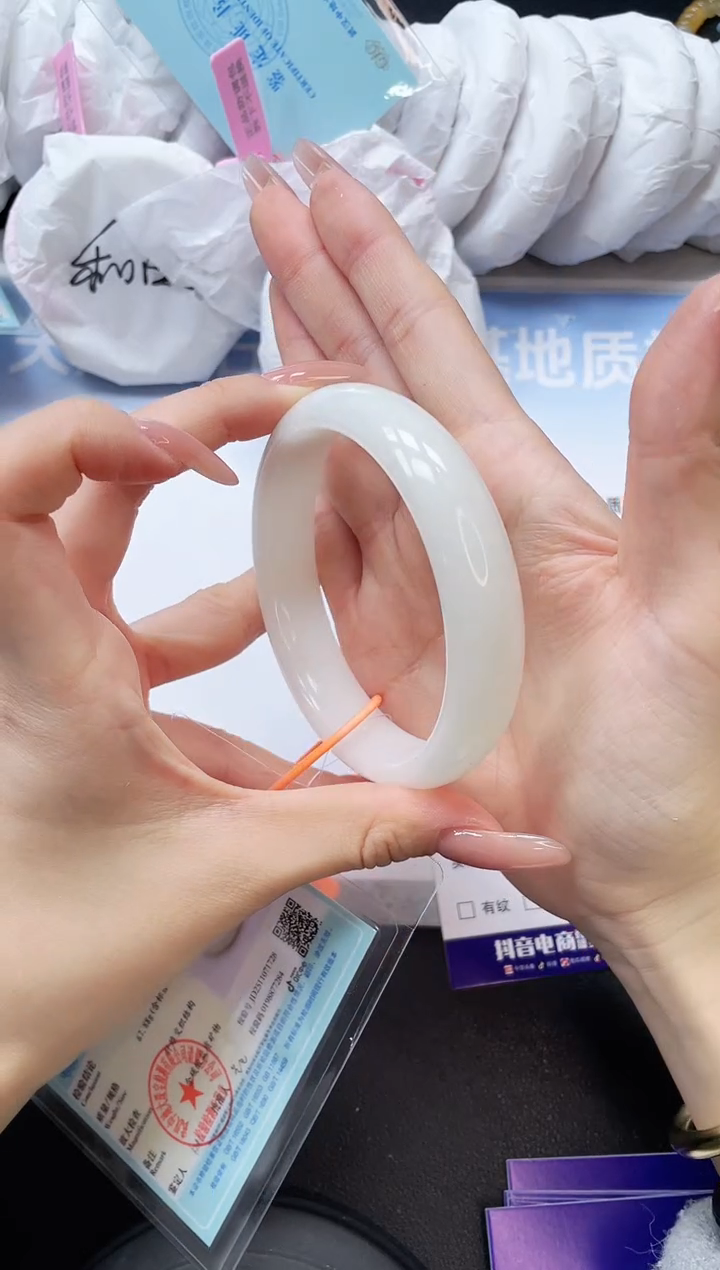 未镶嵌手镯和田玉3V72-64