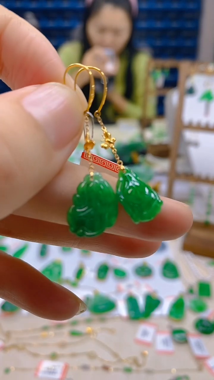 颈饰18K金镶嵌翡翠新号开播 全场乱卖