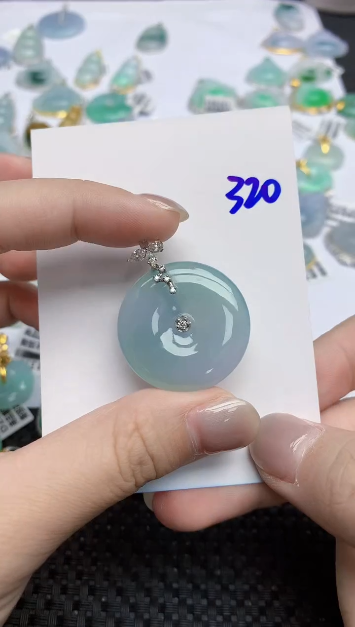 【闪购商品】翡翠颈饰18K金镶嵌天然翡翠A货