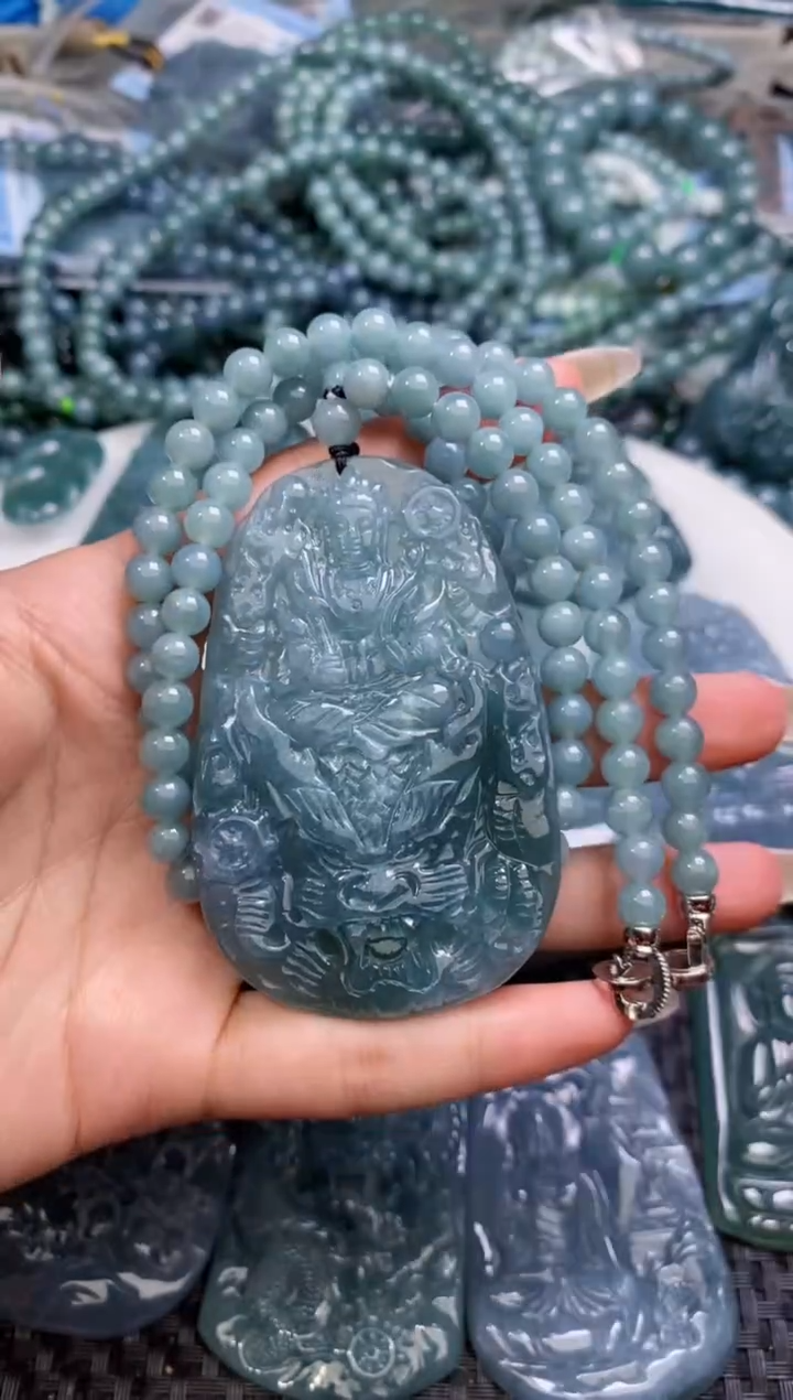 【闪购商品】翡翠颈饰未镶嵌          