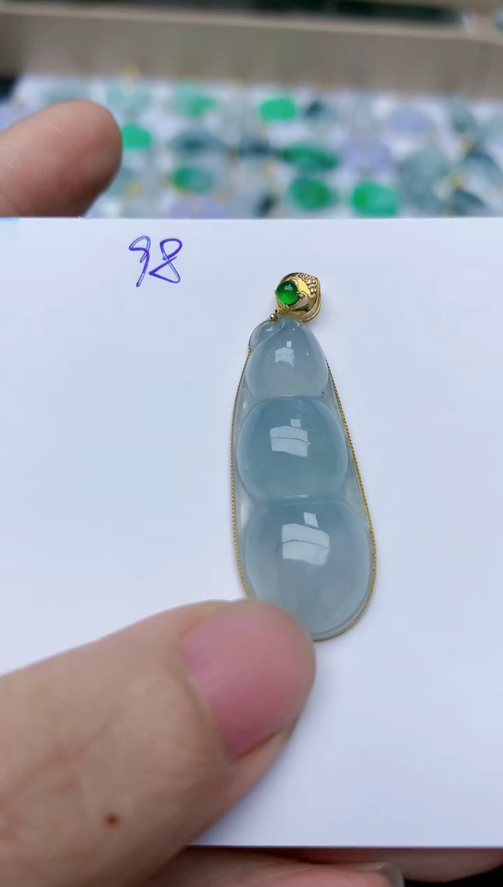 【闪购商品】翡翠颈饰18K金镶嵌天然翡翠A货    98