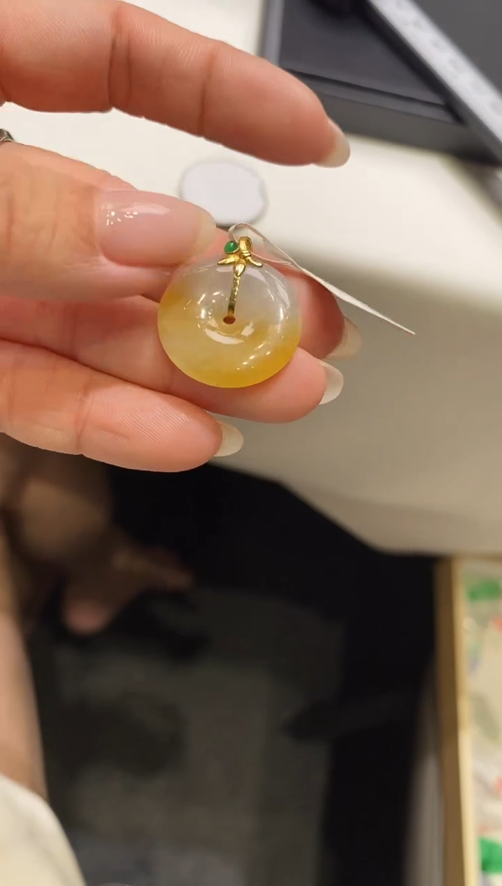 翡翠18K金镶嵌吊坠(不含链)平安扣