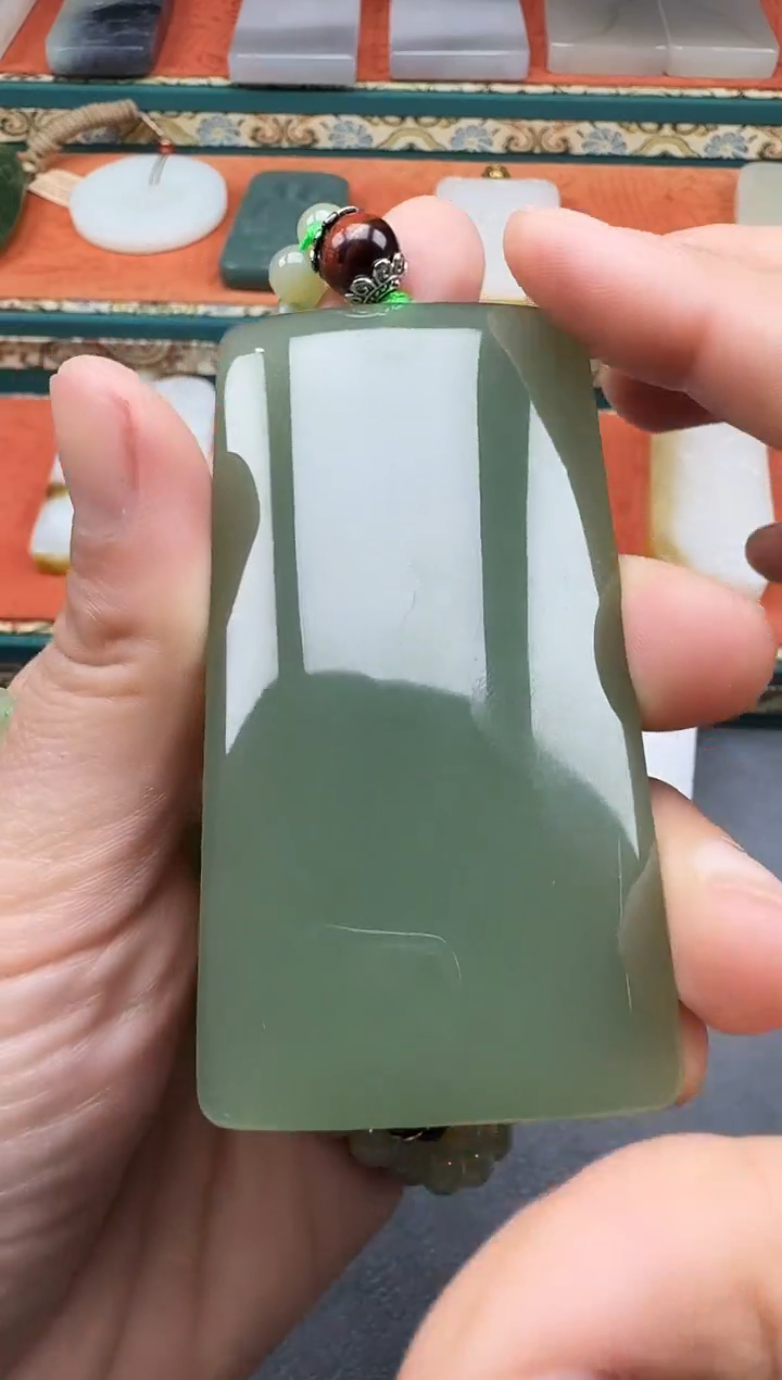 和田玉未镶嵌颈饰多多