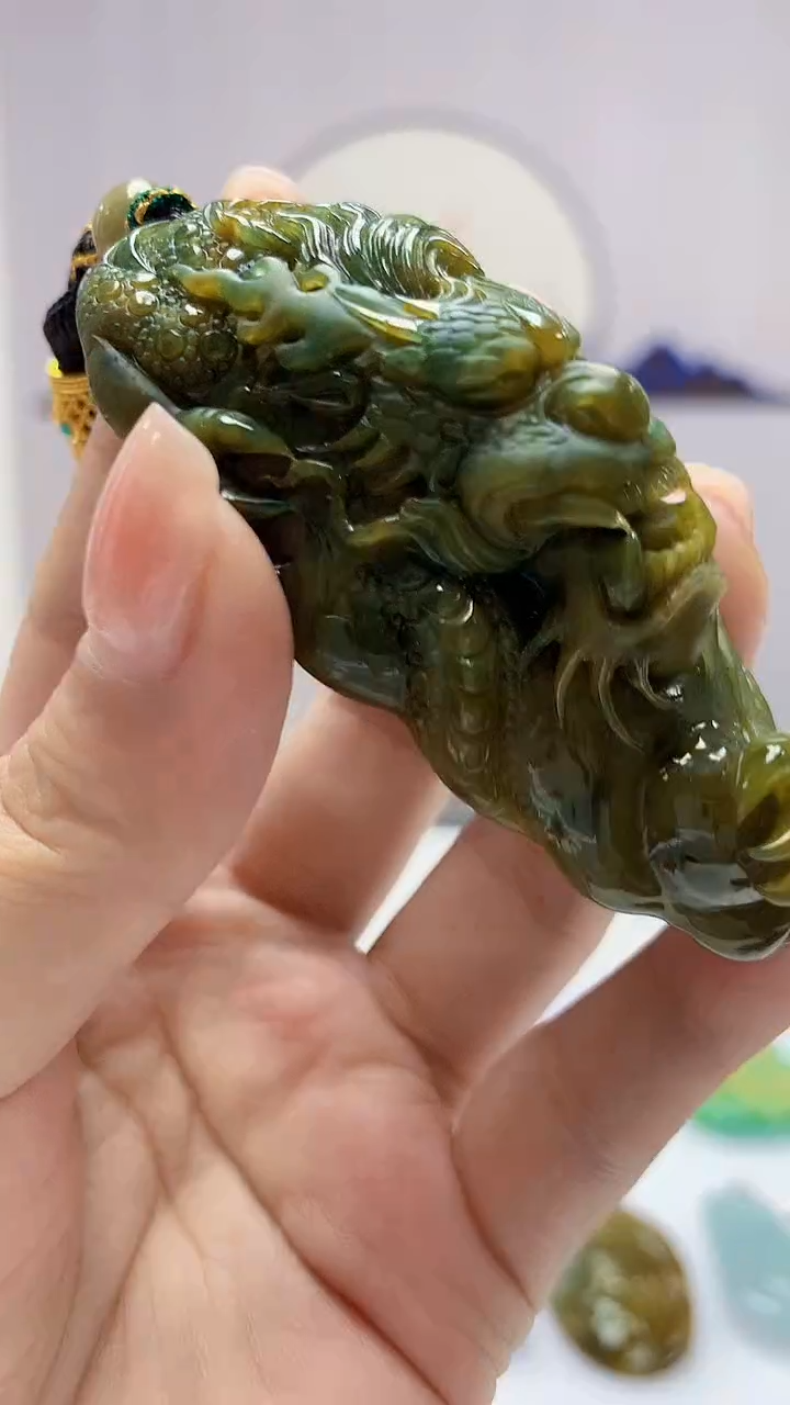 【闪购商品】定制翡翠未镶嵌5028ms-毛货15龙牌