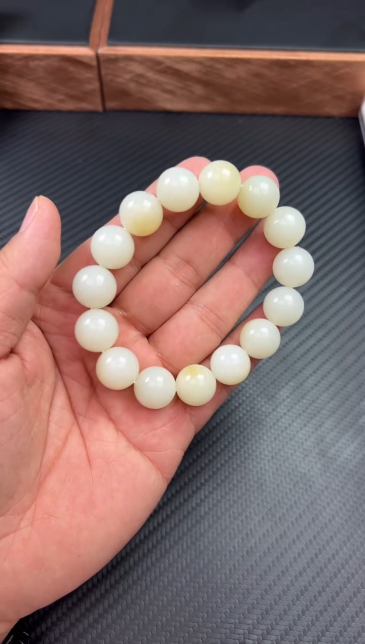 【闪购商品】和田玉手串未镶嵌且末金山微色差卡14 
