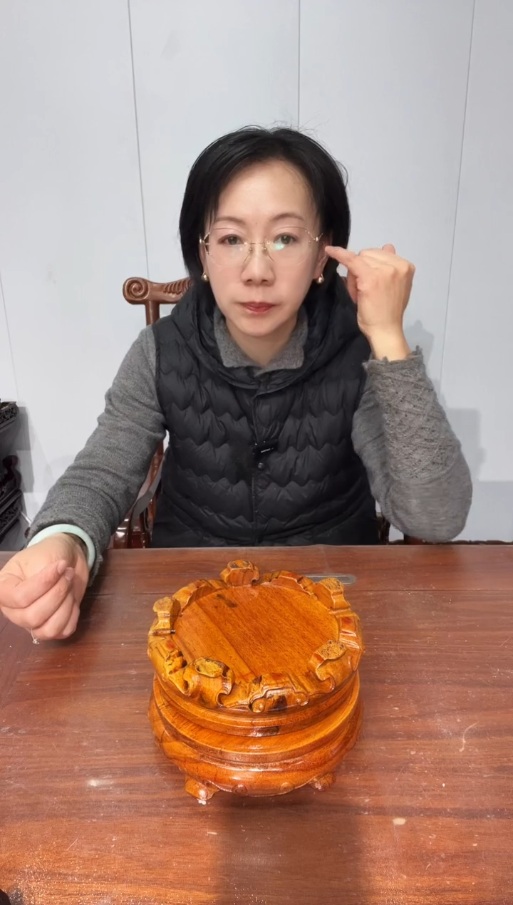 木五**海瑕疵处理老花圆形14.5*17.5*5两个