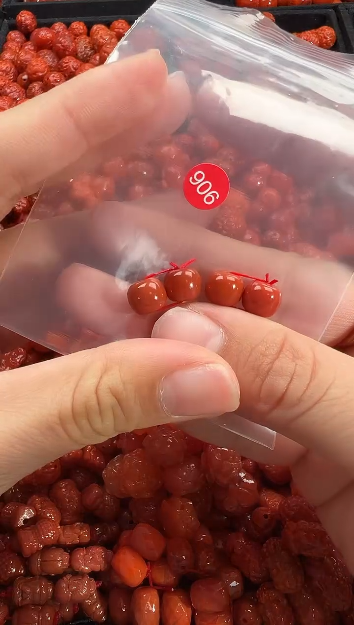 颈饰未镶嵌南红玛瑙1