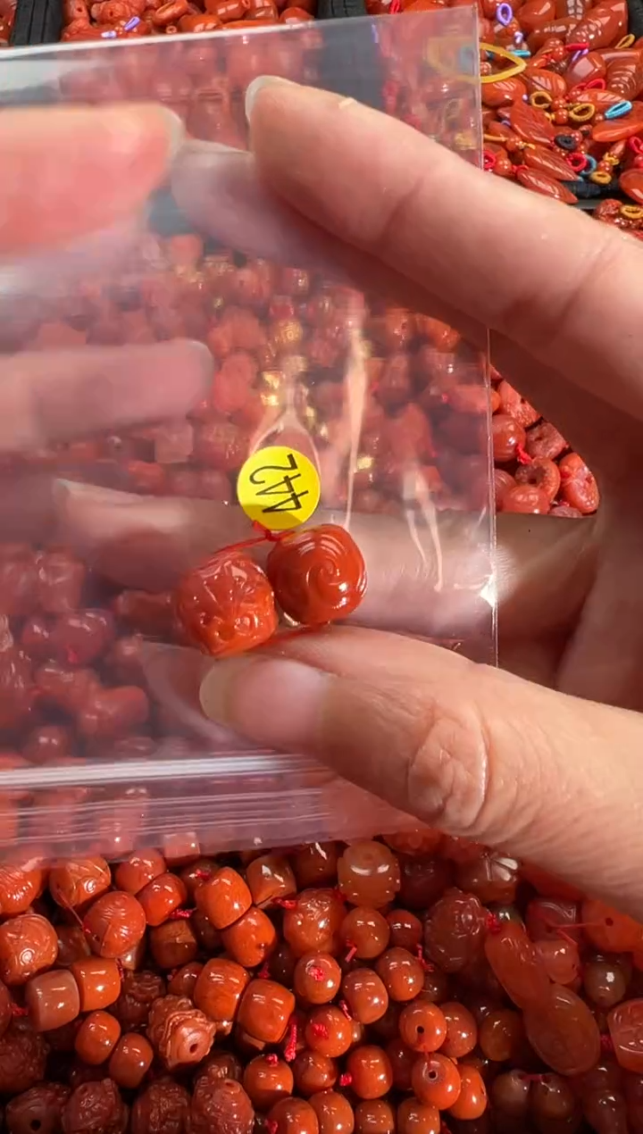 【闪购商品】南红玛瑙颈饰未镶嵌1