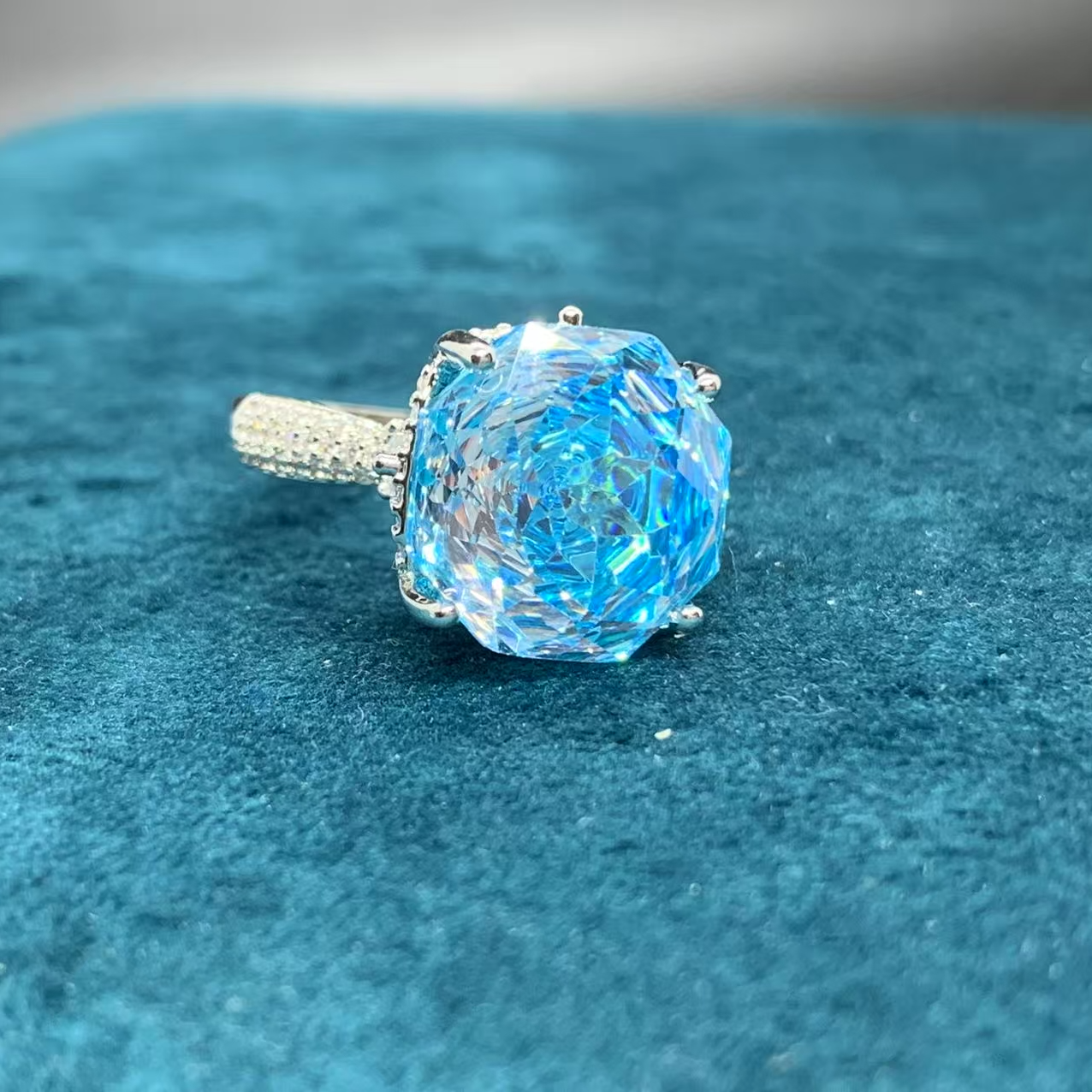 【南非库里南】NFKLN 高端奢华定制 玫瑰蓝色戒指 406