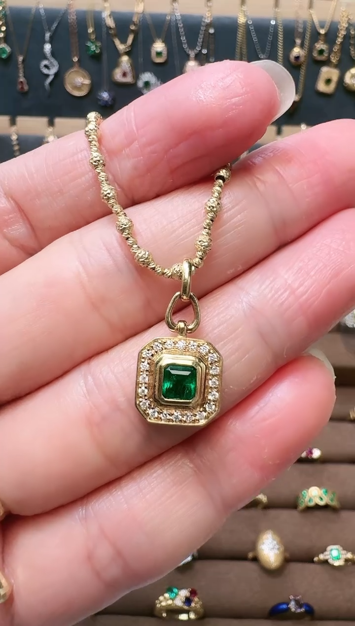 【闪购商品】祖母绿吊坠(不含链)18K金镶嵌18K金祖母绿吊坠