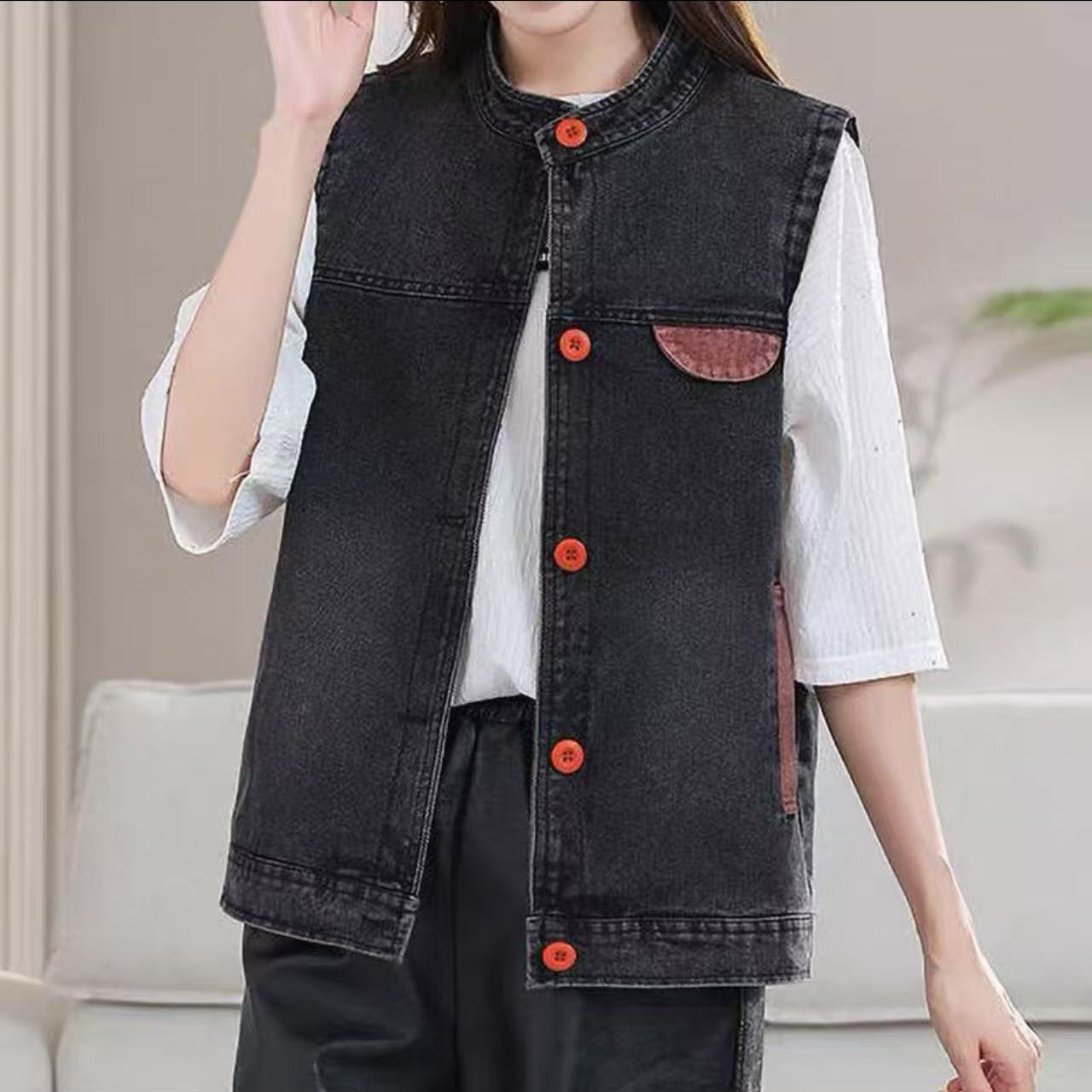 8381-后背刺绣（黑灰）水洗拼色牛仔马夹