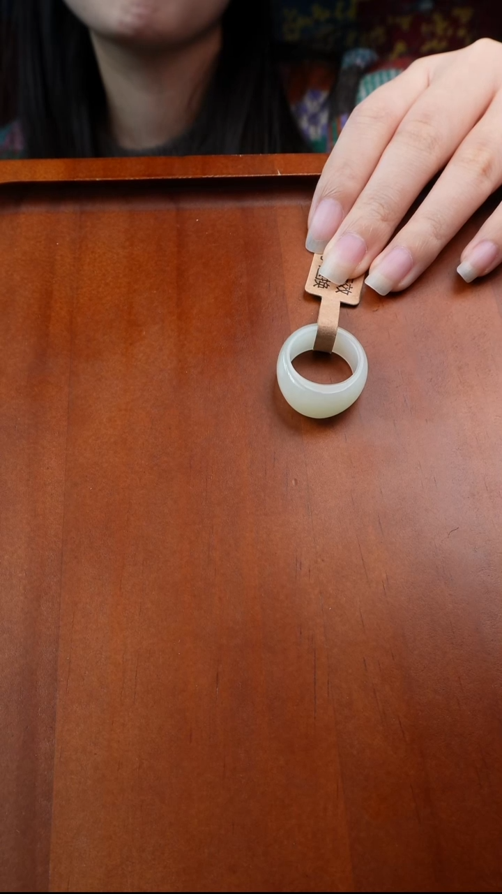 未镶嵌戒指和田玉上**水18