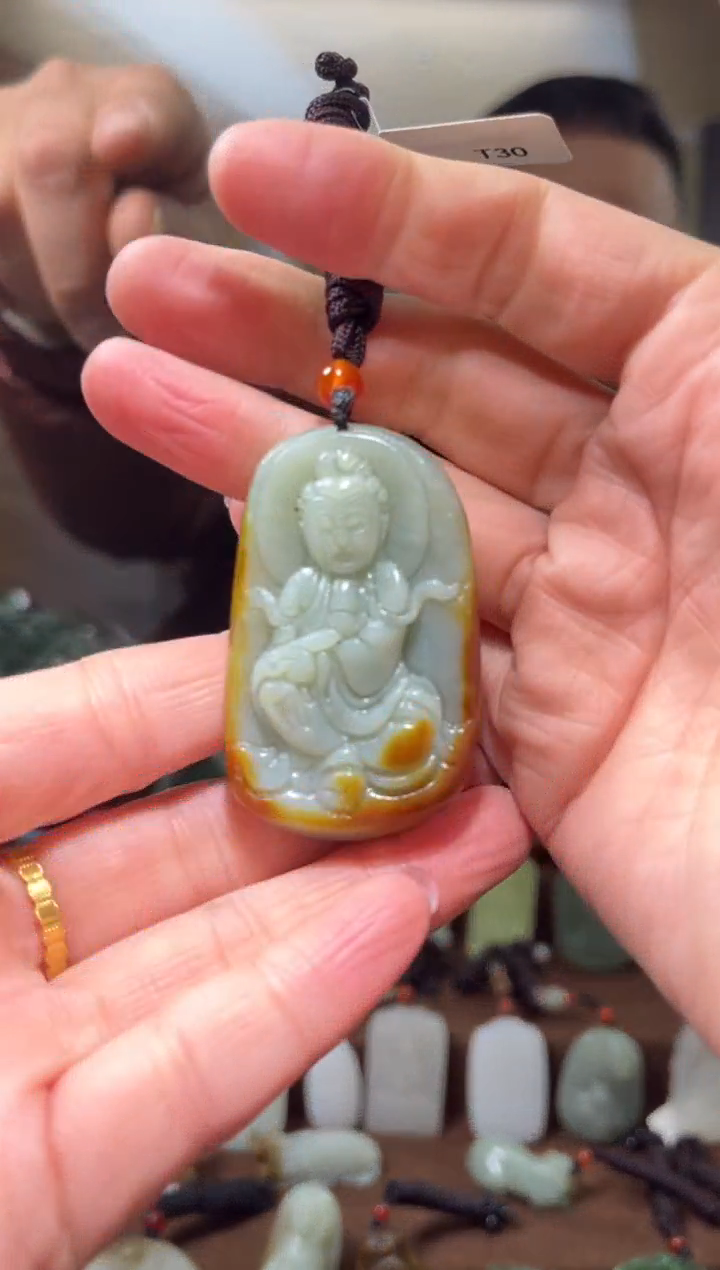 颈饰未镶嵌和田玉·