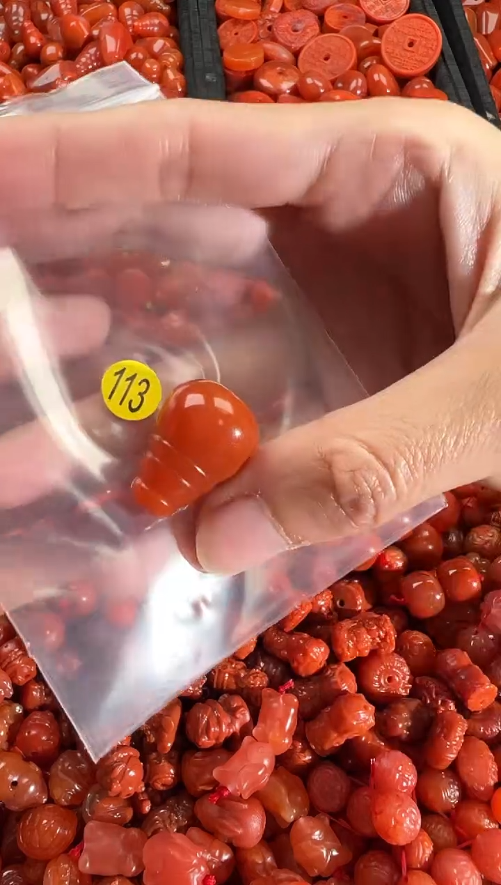 【闪购商品】南红玛瑙颈饰未镶嵌1