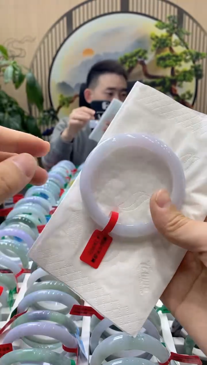 【闪购商品】翡翠手镯未镶嵌000013427