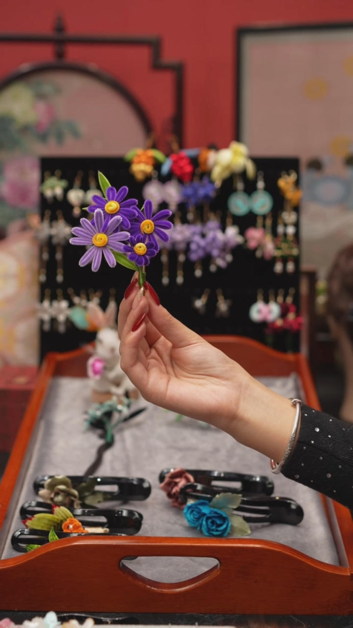 刺绣非遗绒花手工饰品