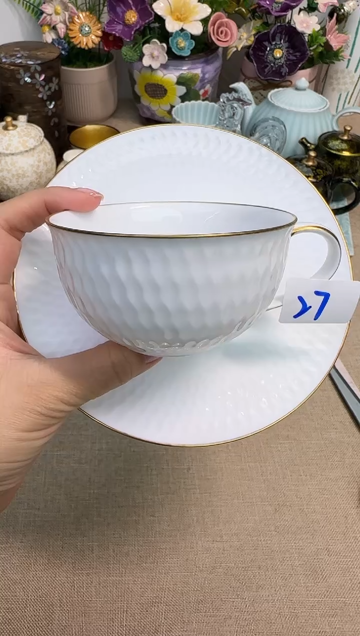 瓷片泡泡家的瓷器真好看