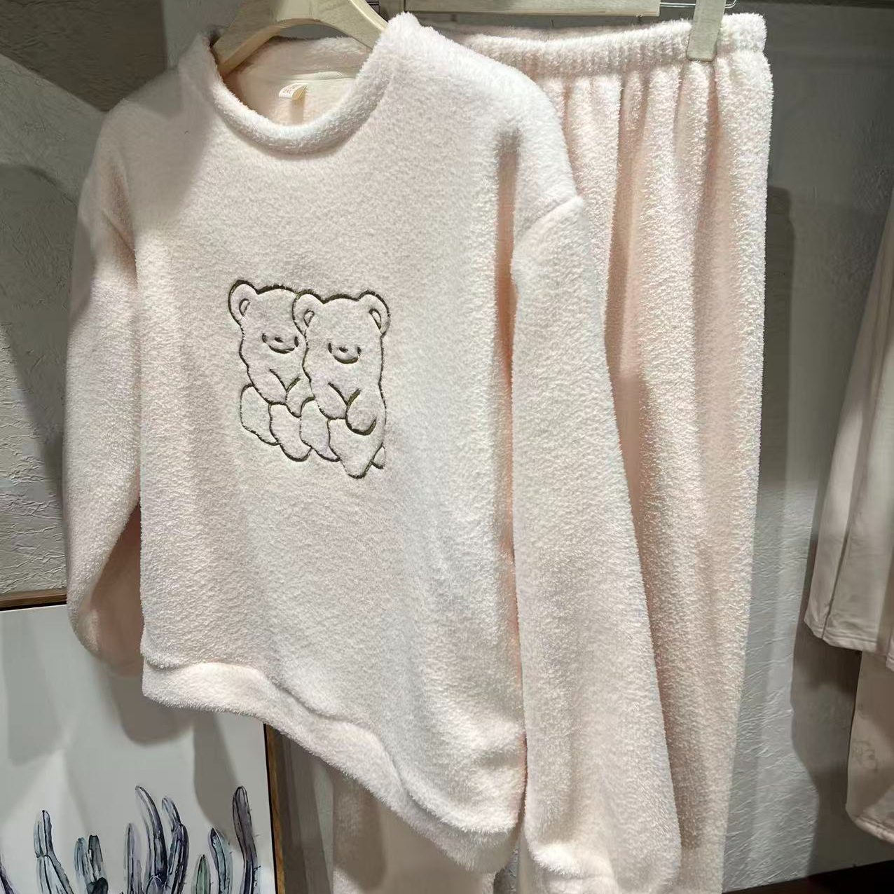【TIAN XIN YUN】秋冬睡衣卡通抱抱熊珊瑚绒家居套装-直播过号