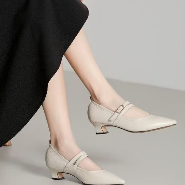 粗跟羊皮新款单鞋588813蛾色