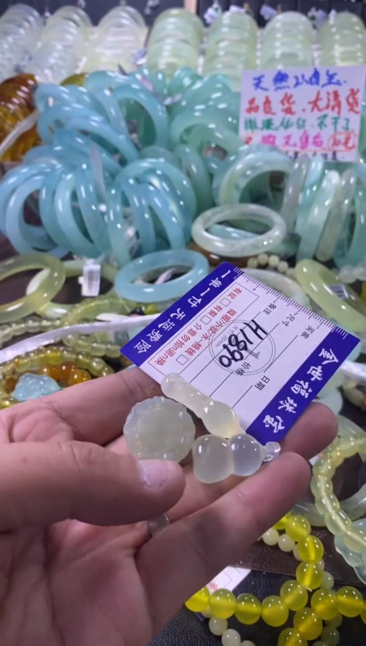 未镶嵌蛇纹石玉手镯1