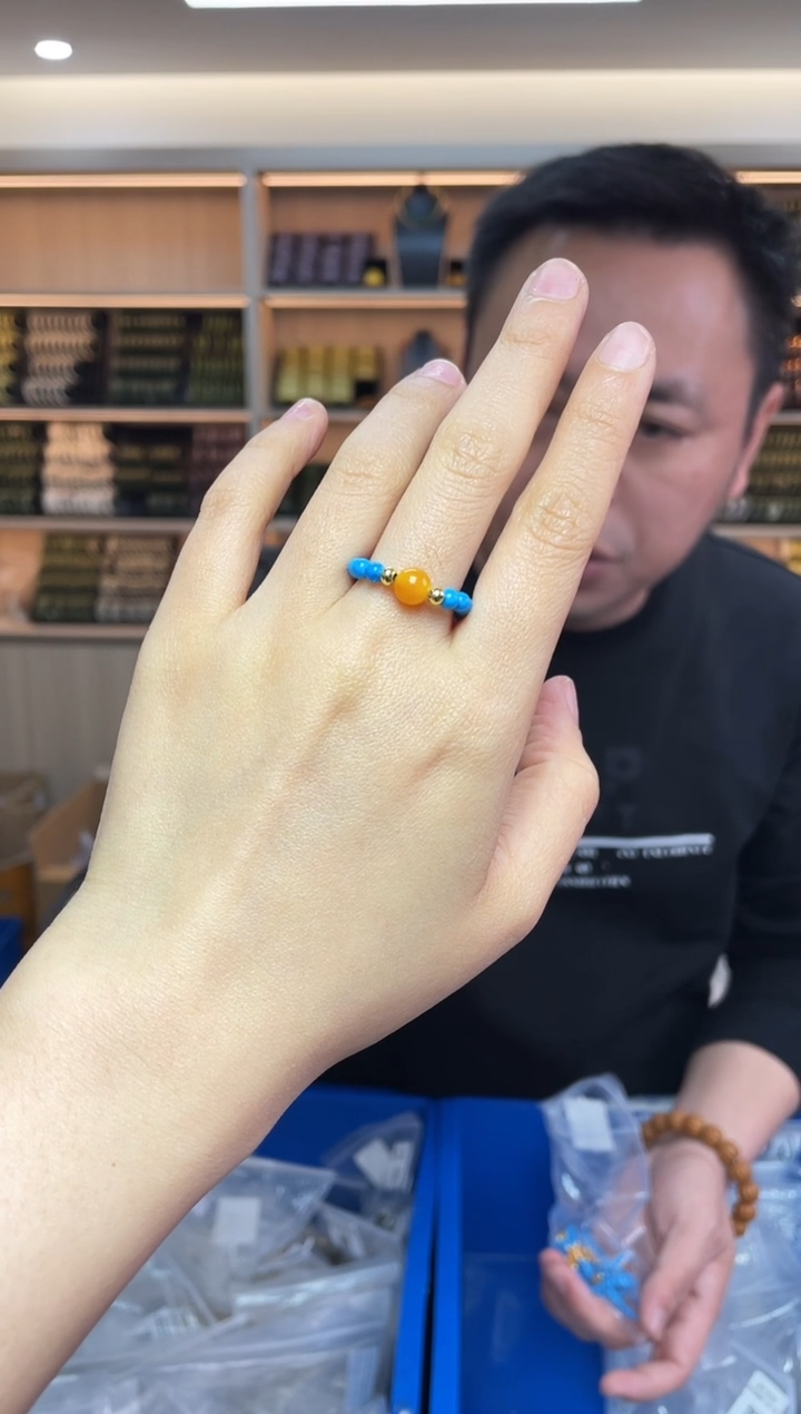 【闪购商品】蜜蜡裸石未镶嵌多样性发一件 