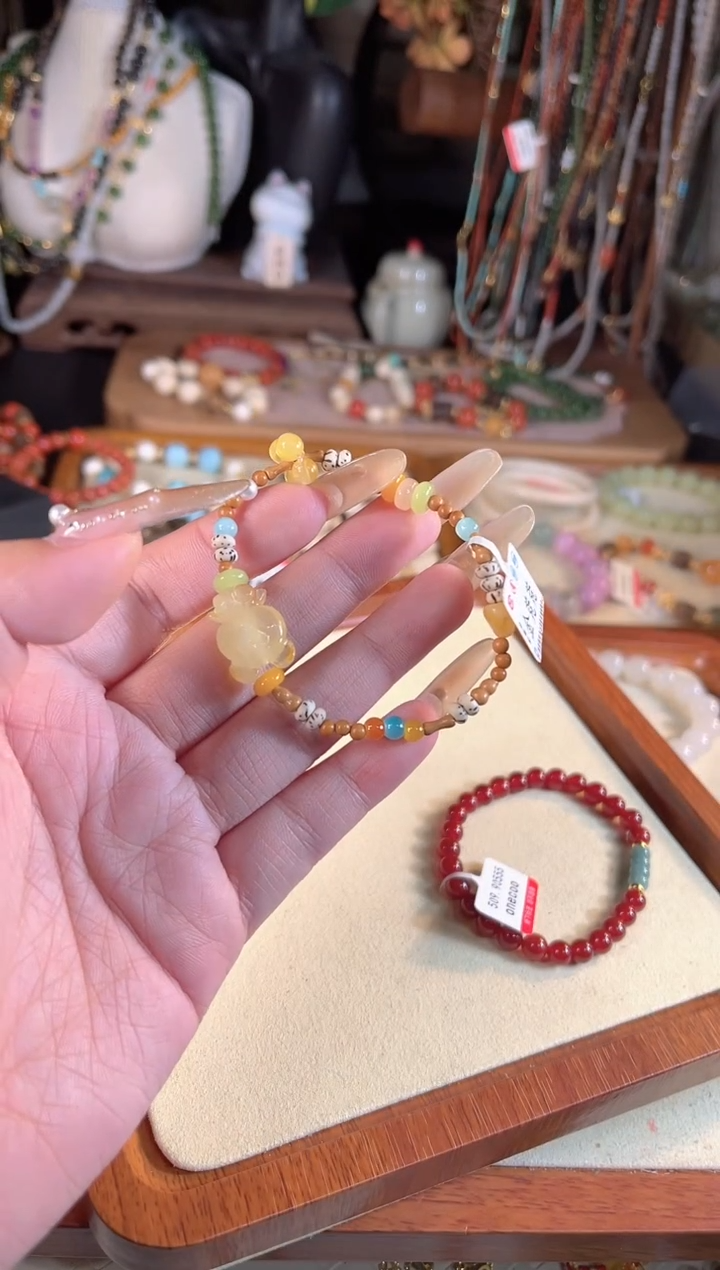 【闪购商品】蜜蜡手链未镶嵌多样性发货其一