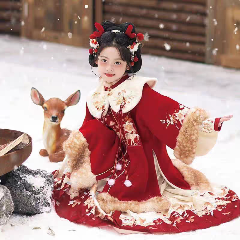 女宝宝冬季汉服儿童中国风冬装刺绣拜年服古风套装2025民族加厚