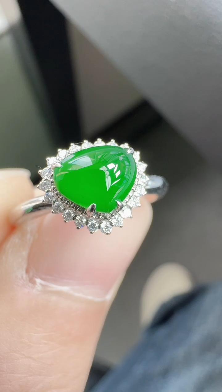 18K金镶嵌戒指翡翠寄售回流，不退不换