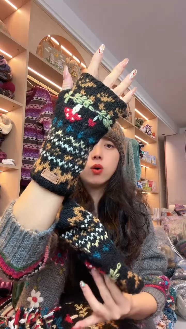 绵羊毛黑色刺绣半包手套