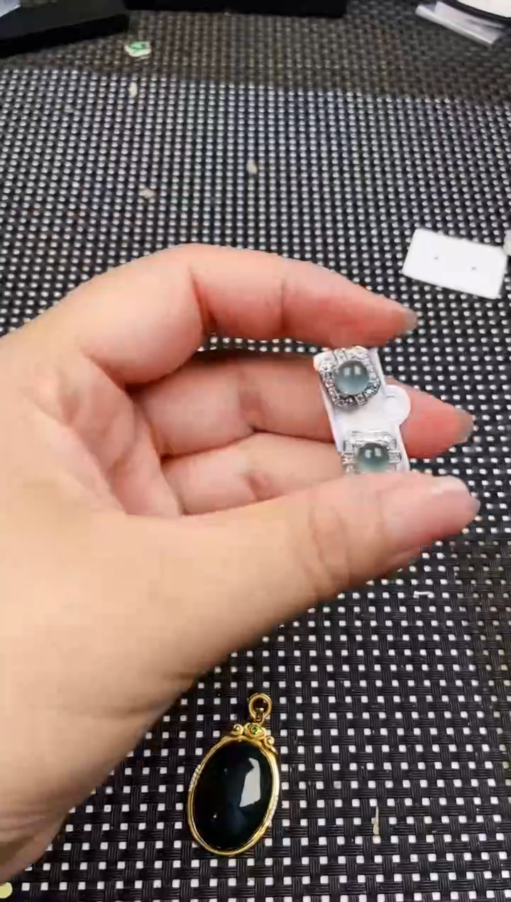 翡翠未镶嵌耳饰1111111111