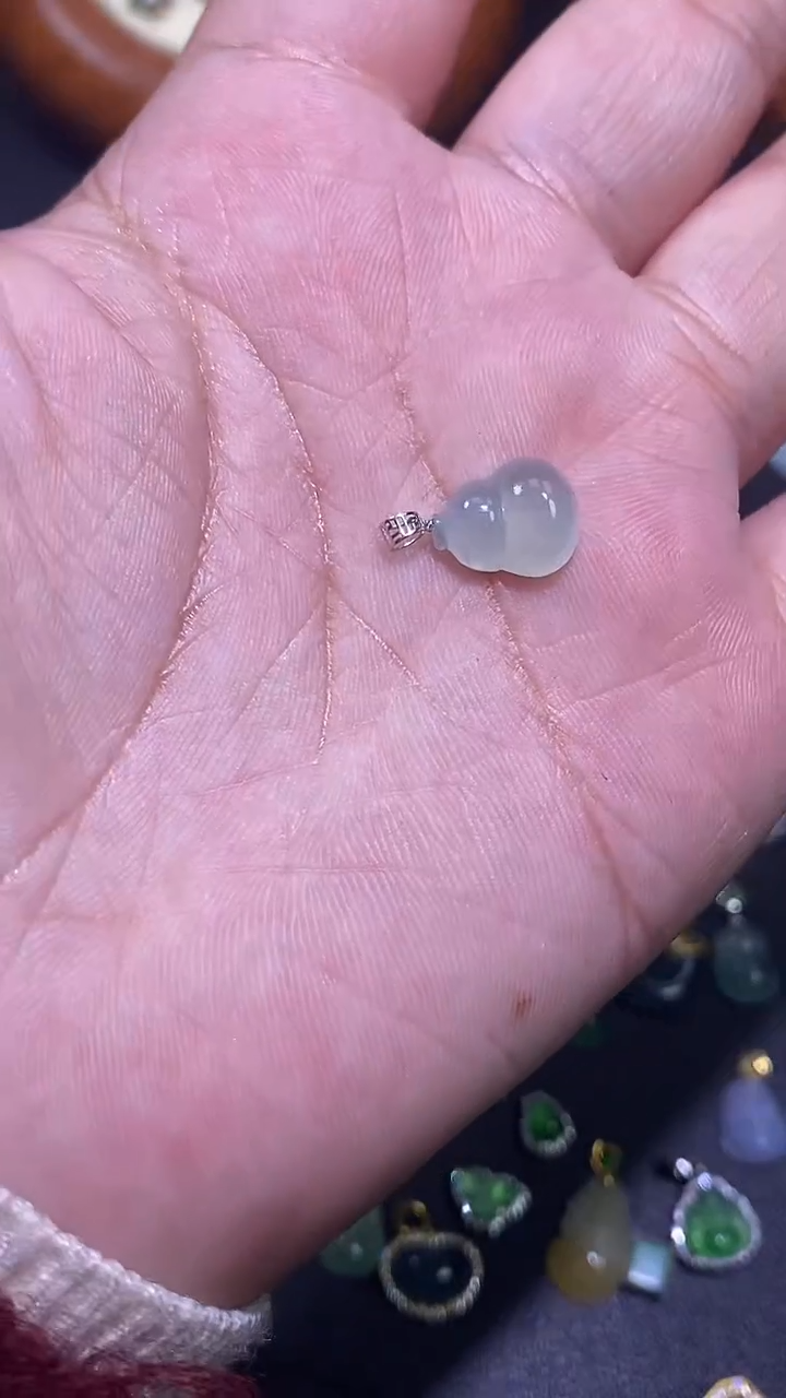 【闪购商品】翡翠吊坠(不含链)18K金镶嵌1