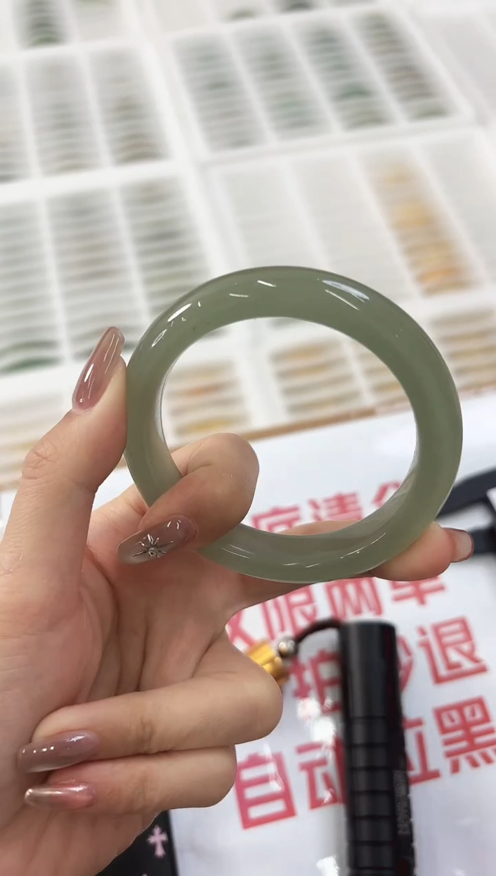 未镶嵌手镯石英质玉30-58D