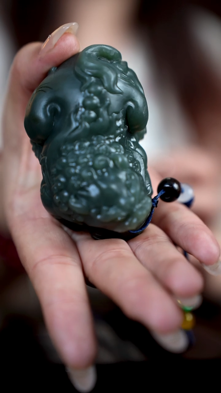 未镶嵌和田玉摆件精品高端和田玉