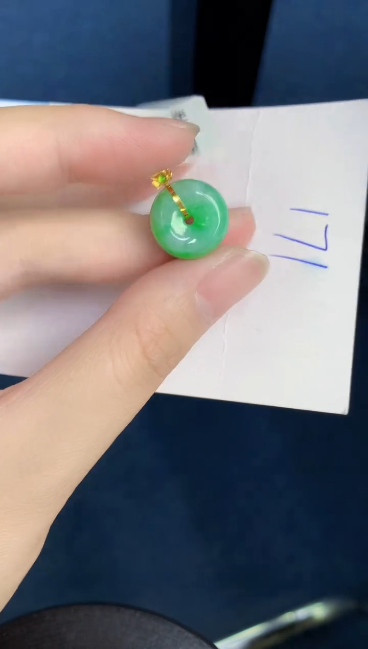 翡翠18K金镶嵌颈饰000000000