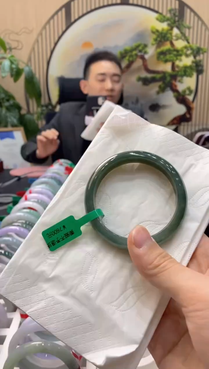 【闪购商品】翡翠手镯未镶嵌000009360