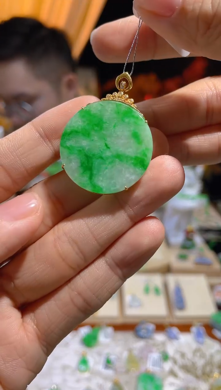 【闪购商品】翡翠颈饰18K金镶嵌假一赔三