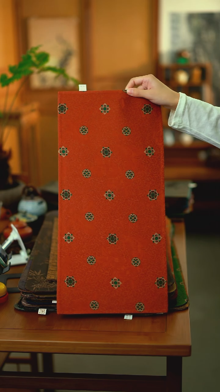 L****之小片红宝相 50*24 