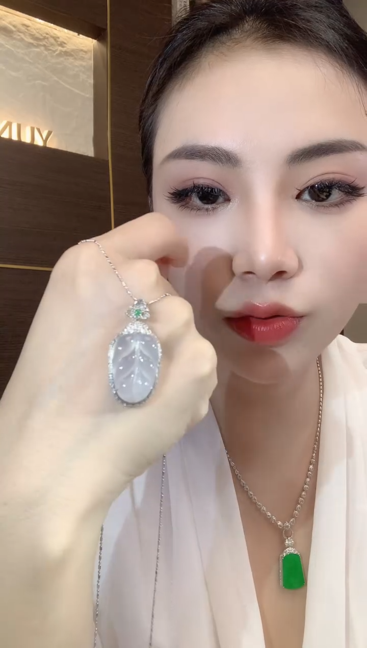 吊坠(不含链)18K金镶嵌翡翠A29